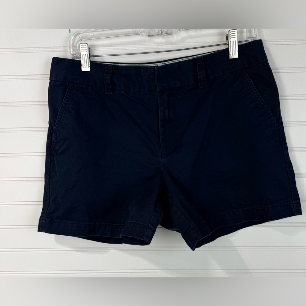 Tommy Hilfiger women’s navy chino shorts. Size 8